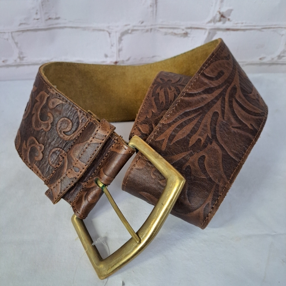 TopShop Vintage-Inspired‎ Tooled Leather Belt with Brass Buckle - Picture 7 of 9